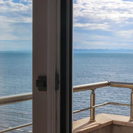 Azure Coast Appartamento *